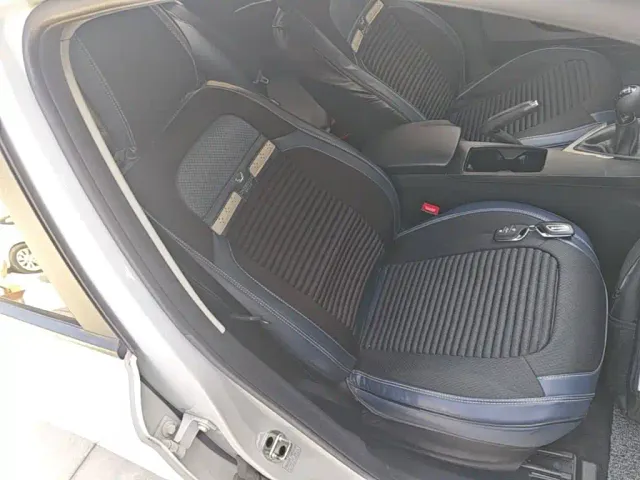 Roewe i5 — Фото автомобиля 24