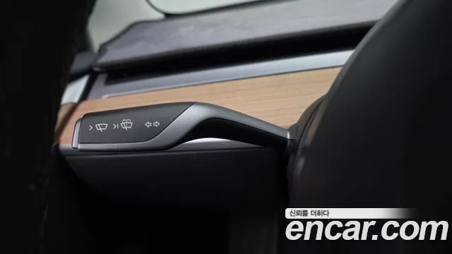 Tesla Model 3 — Фото автомобиля 30
