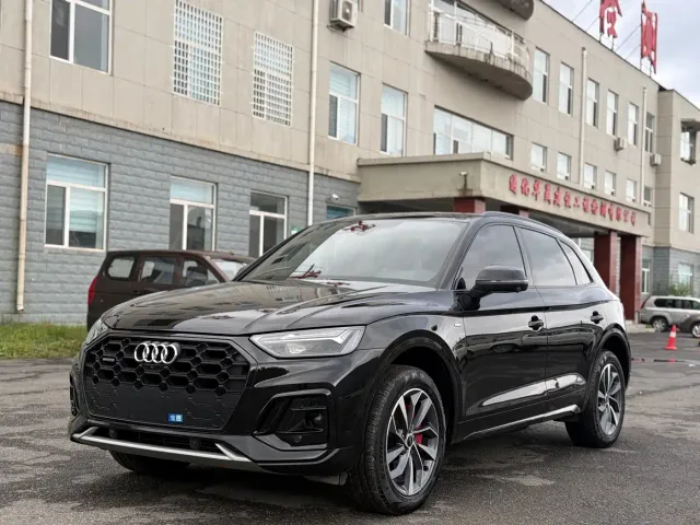 Фотография автомобиля — Audi Q5L