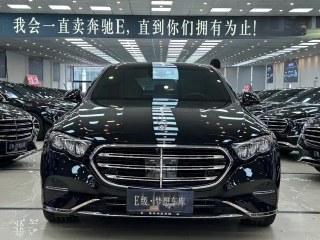 Фотография автомобиля — Mercedes-Benz E-Class