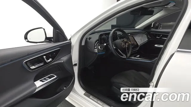 Mercedes-Benz E-Class — Фото автомобиля 15