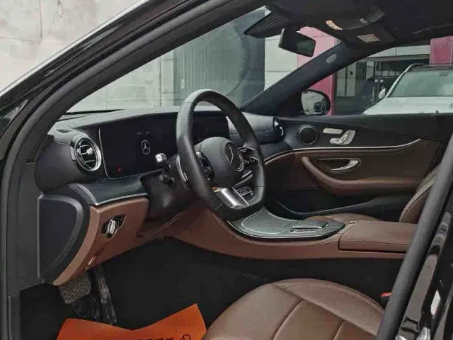 Mercedes-Benz E-Class — Фото автомобиля 6