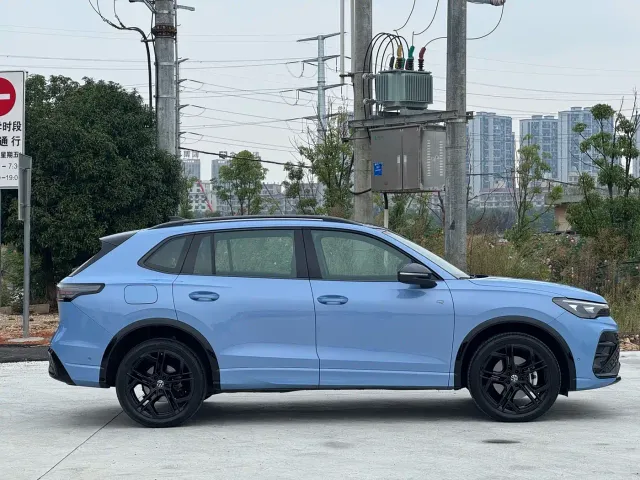 Volkswagen Tiguan L — Фото автомобиля 11