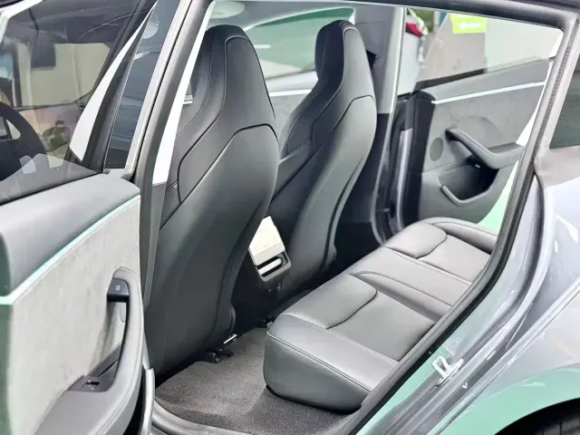 Tesla Model 3 — Фото автомобиля 14