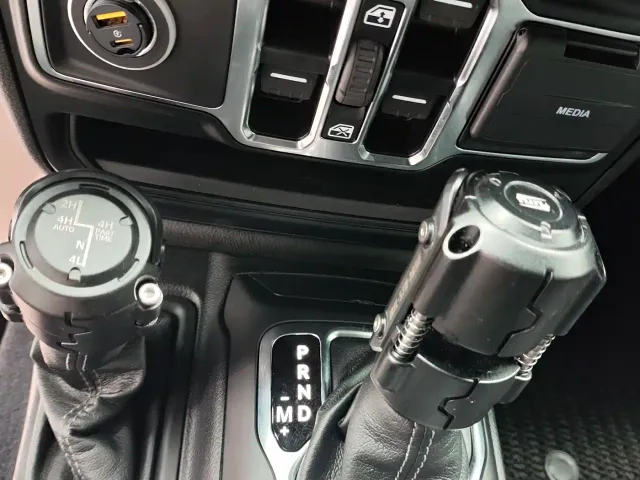 Jeep Wrangler 4xe — Фото автомобиля 24