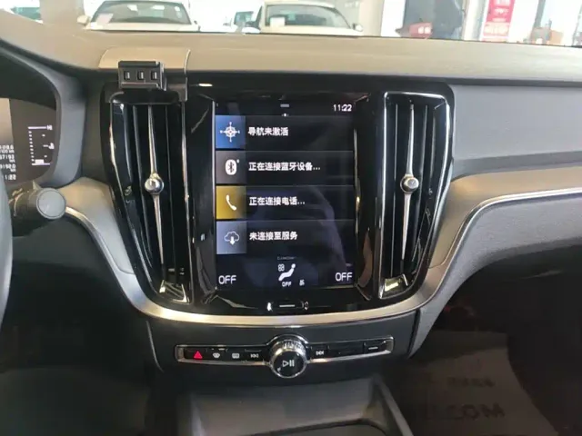 Volvo S60 — Фото автомобиля 12