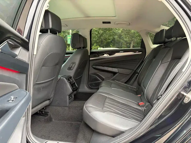 Volkswagen Passat — Фото автомобиля 8