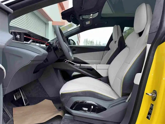 Lotus Eletre — Фото автомобиля 4