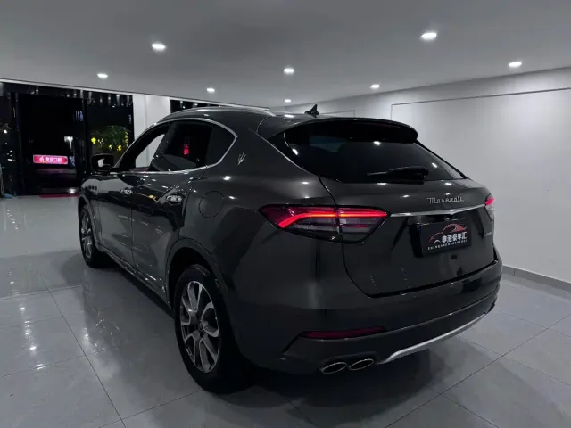 Maserati Levante — Фото автомобиля 3