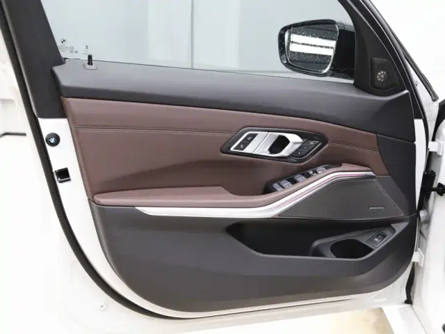 BMW 3 Series — Фото автомобиля 10