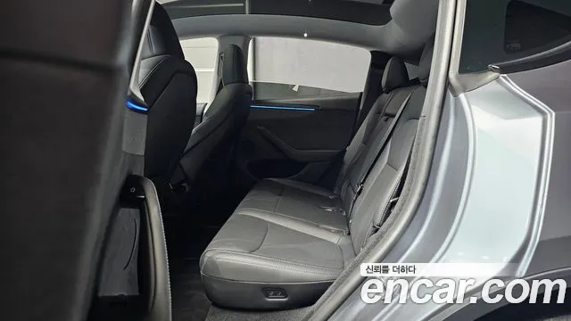 Tesla Model Y — Фото автомобиля 11