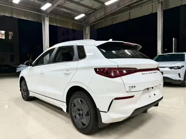 BYD e2 — Фото автомобиля 7
