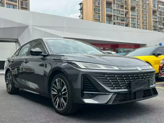 Changan Eado — Фото автомобиля 3