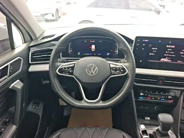 Volkswagen Tiguan L PHEV — Фото автомобиля 10