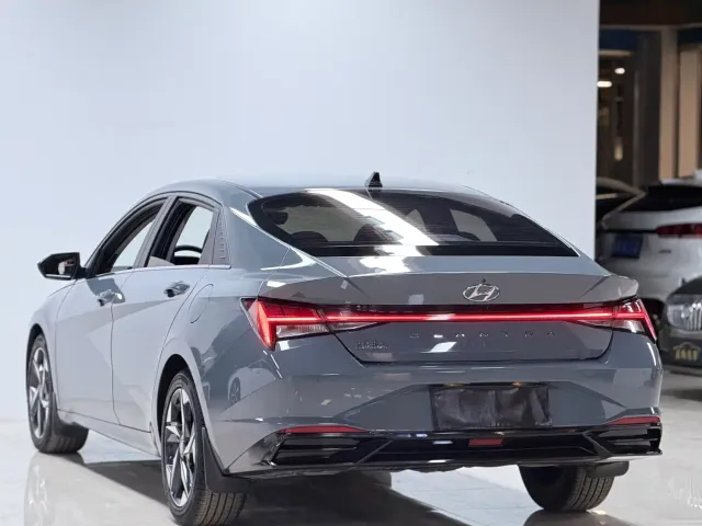 Hyundai Elantra — Фото автомобиля 6