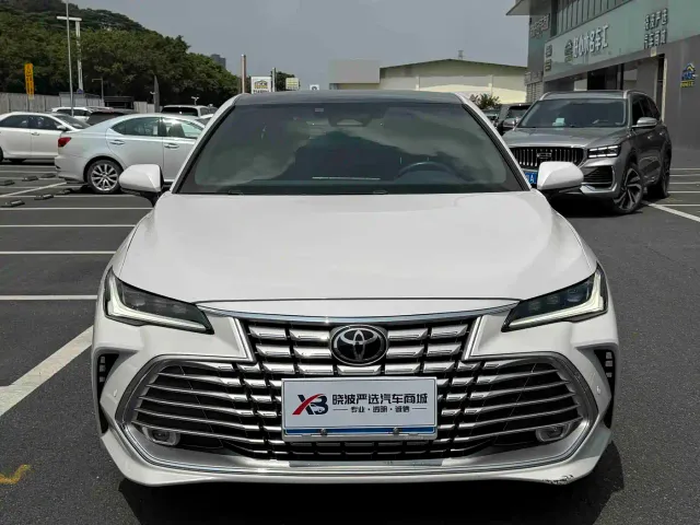 Toyota Avalon — Фото автомобиля 2