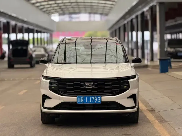 Ford Edge — Фото автомобиля 2