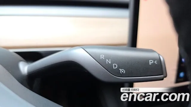 Tesla Model Y — Фото автомобиля 9