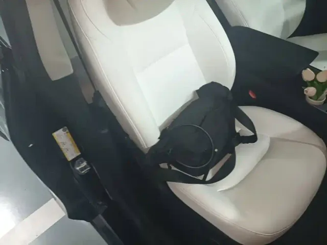 Tesla Model Y — Фото автомобиля 24