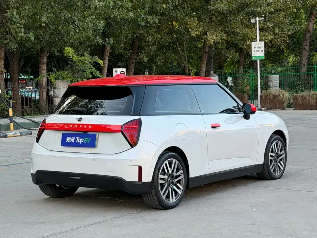 MINI Cooper — Фото автомобиля 9
