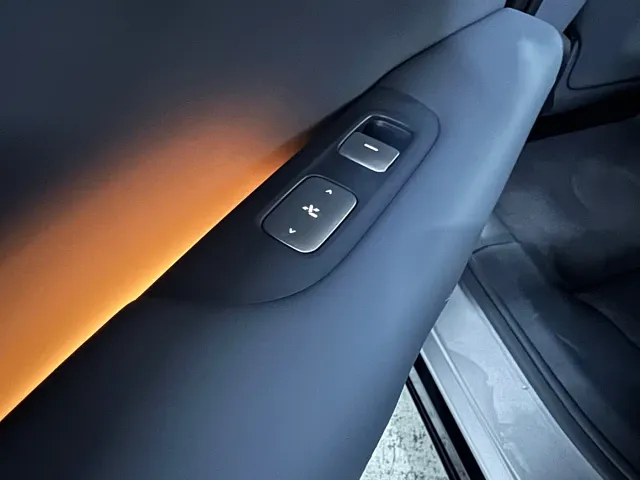Xiaomi YU7 — Фото автомобиля 9