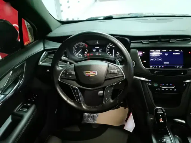 Cadillac XT5 — Фото автомобиля 10