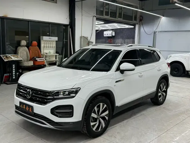 Фотография автомобиля — Volkswagen Tayron