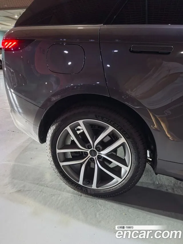Land Rover Range Rover Sport — Фото автомобиля 2