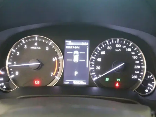 Lexus RX — Фото автомобиля 7
