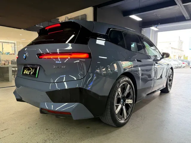 BMW iX — Фото автомобиля 14
