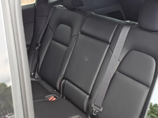 Tesla Model Y — Фото автомобиля 15