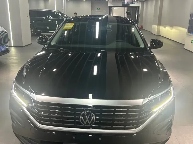 Volkswagen Passat — Фото автомобиля 2
