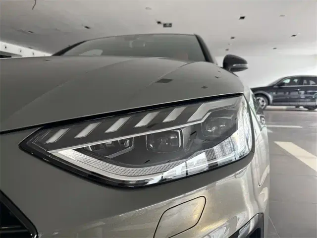 Audi S4 — Фото автомобиля 12