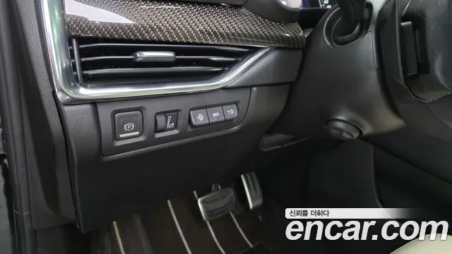 Cadillac XT4 2.0 Sport AWD — Фото автомобиля 25