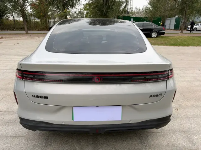 Changan Qiyuan A06 — Фото автомобиля 10