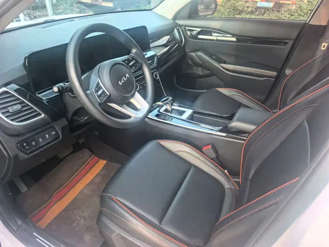 Kia Seltos — Фото автомобиля 6