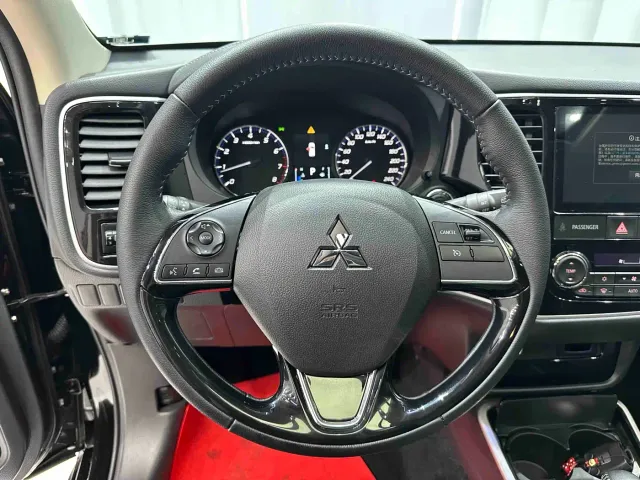 Mitsubishi Outlander — Фото автомобиля 11