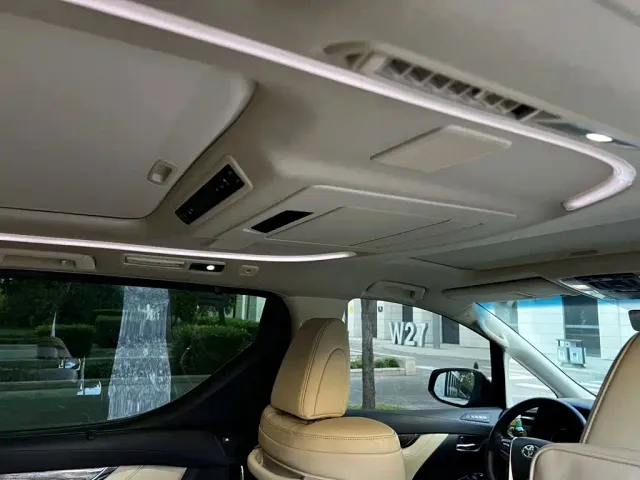 Toyota Vellfire — Фото автомобиля 13
