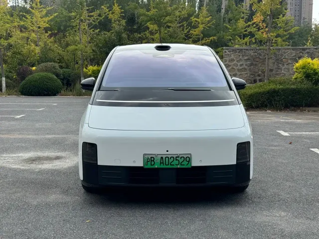 Li Auto MEGA — Фото автомобиля 2
