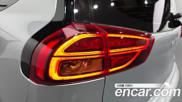 Kia Niro — Фото автомобиля 8