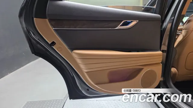 Genesis G80 Бензин 3.5 турбо AWD — Фото автомобиля 25
