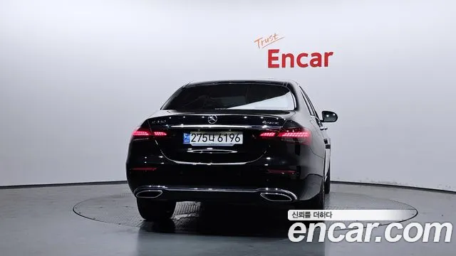 Mercedes-Benz E-Class E-класс W213 E350 4MATIC Exclusive — Фото автомобиля 4