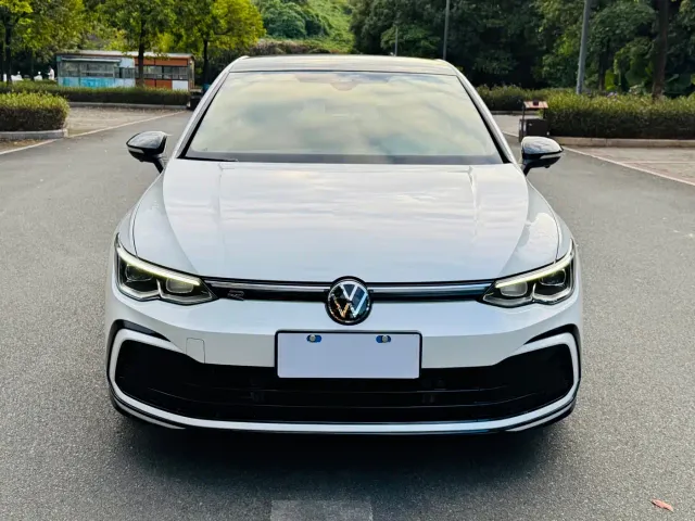 Volkswagen Golf — Фото автомобиля 2