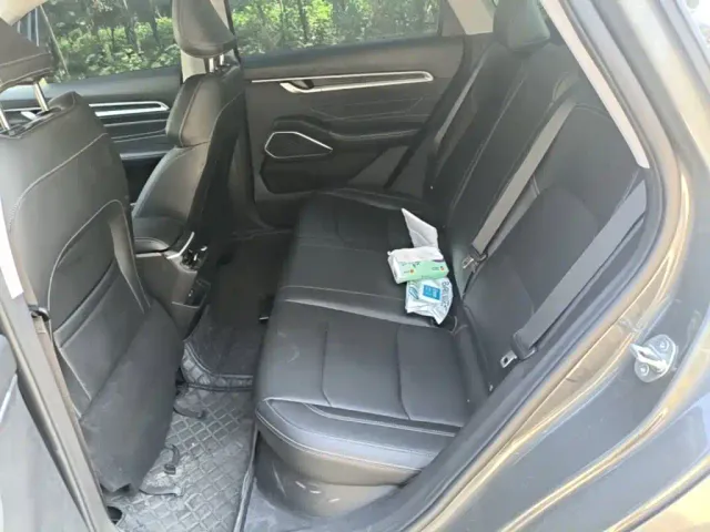 Geely Emgrand — Фото автомобиля 16