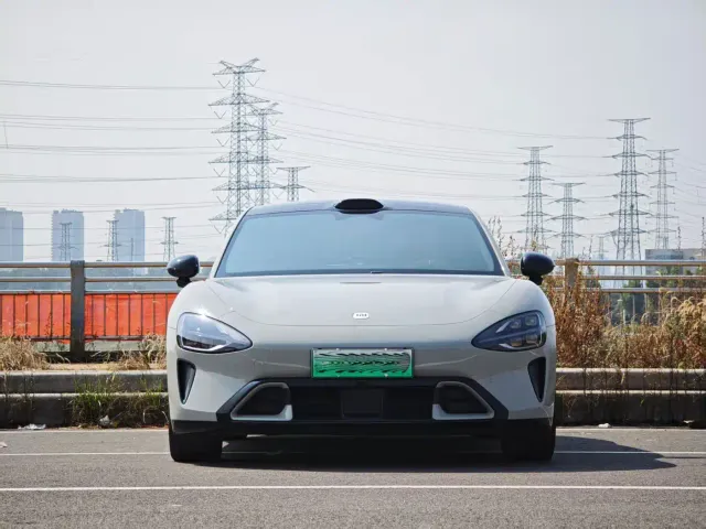 Xiaomi SU7 — Фото автомобиля 2