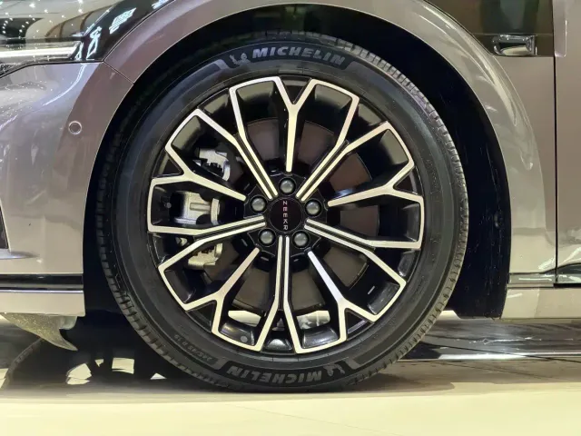 Zeekr 007 GT — Фото автомобиля 19
