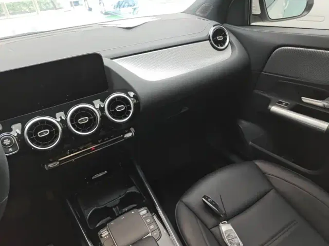 Mercedes-Benz GLA-Class — Фото автомобиля 12