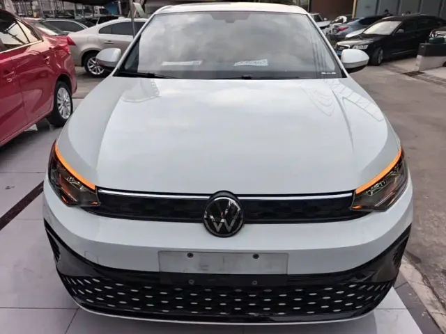 Volkswagen Lavida — Фото автомобиля 2