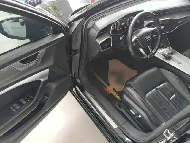 Audi A6L — Фото автомобиля 15