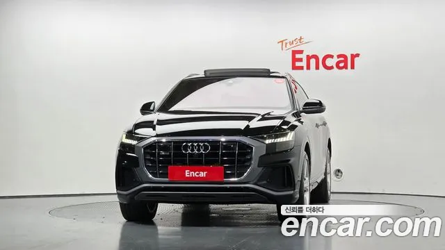 Audi Q8 — Фото автомобиля 3